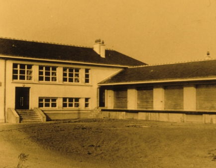 La station d'arboriculture fruiti&egrave;re, b&acirc;timent de recherche et quai de d&eacute;chargement des fruits- (1958)
