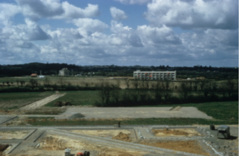 Station de Pathologie V&eacute;g&eacute;tale vue de la terrasse de L&rsquo;ENITH (Ecole Nationale d&rsquo;Ing&eacute;nieurs des Techniques Horticoles) en cours de construction. (1970)
